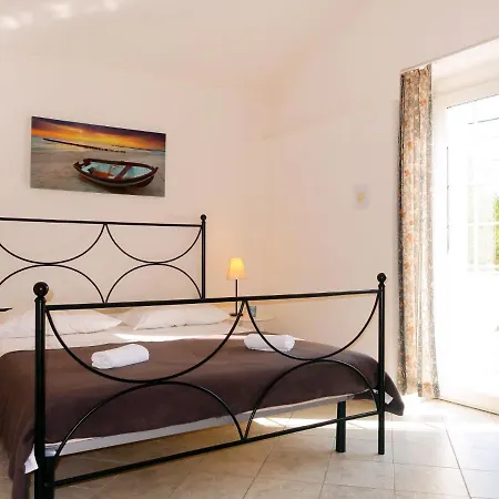 Elena - Mlk351 By Interhome * Rasopasno