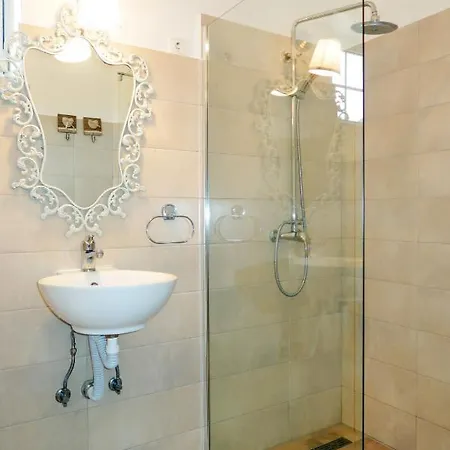 Apartment Elena - Mlk351 By Interhome Rasopasno